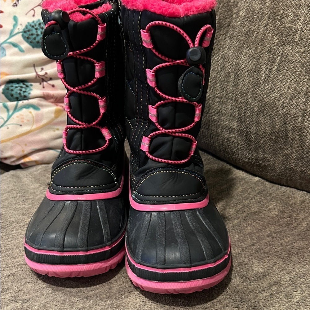 Tamarack Black and Pink Winter Boots Kids 4 - Picture 3 of 6